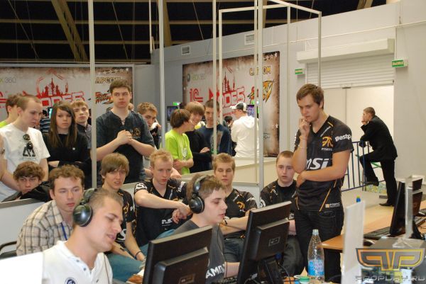 Fnatic поддерижвают земляков