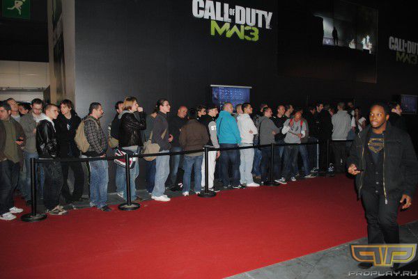 Очередь в павильон CoD 3