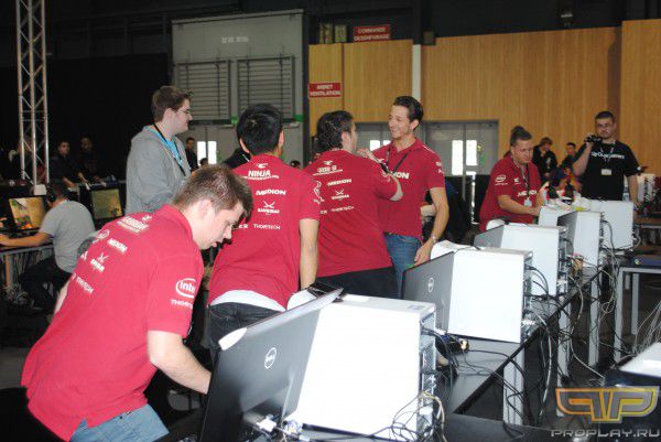 Mouz побеждают
