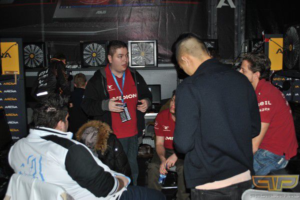 Mouz обсуждают предстоящую игру