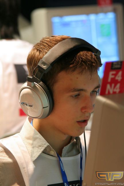 XyLigaN играет против Китайца