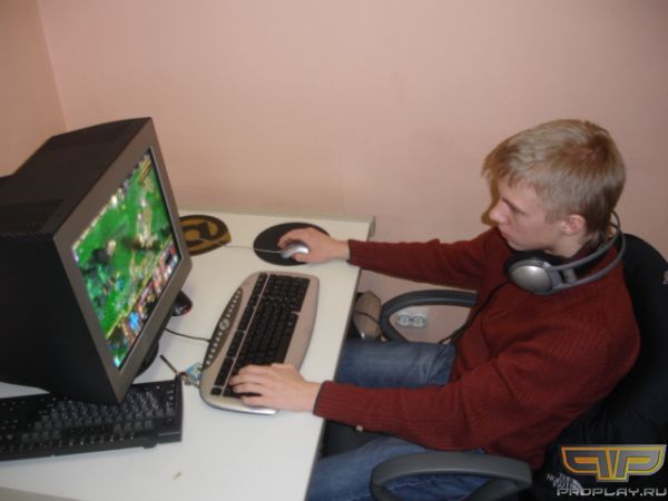 Знакомый многим проплеевским варкрафтерам 1.20elf!