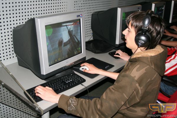 HEAD показывает, как он умеет перезаряжаться